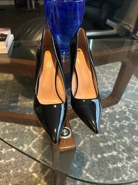 Black Patent Pointed-Toe Heels by Bigtree sz 7 New